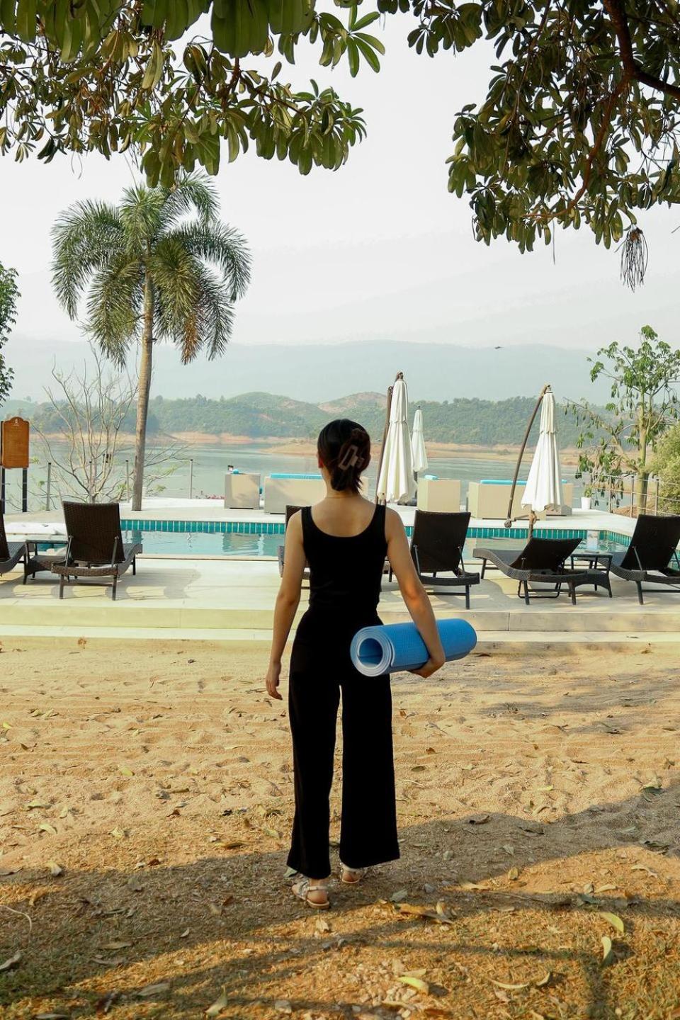 The Sanctuary Nam Ngum Beach Resort Vang Vieng Exterior photo