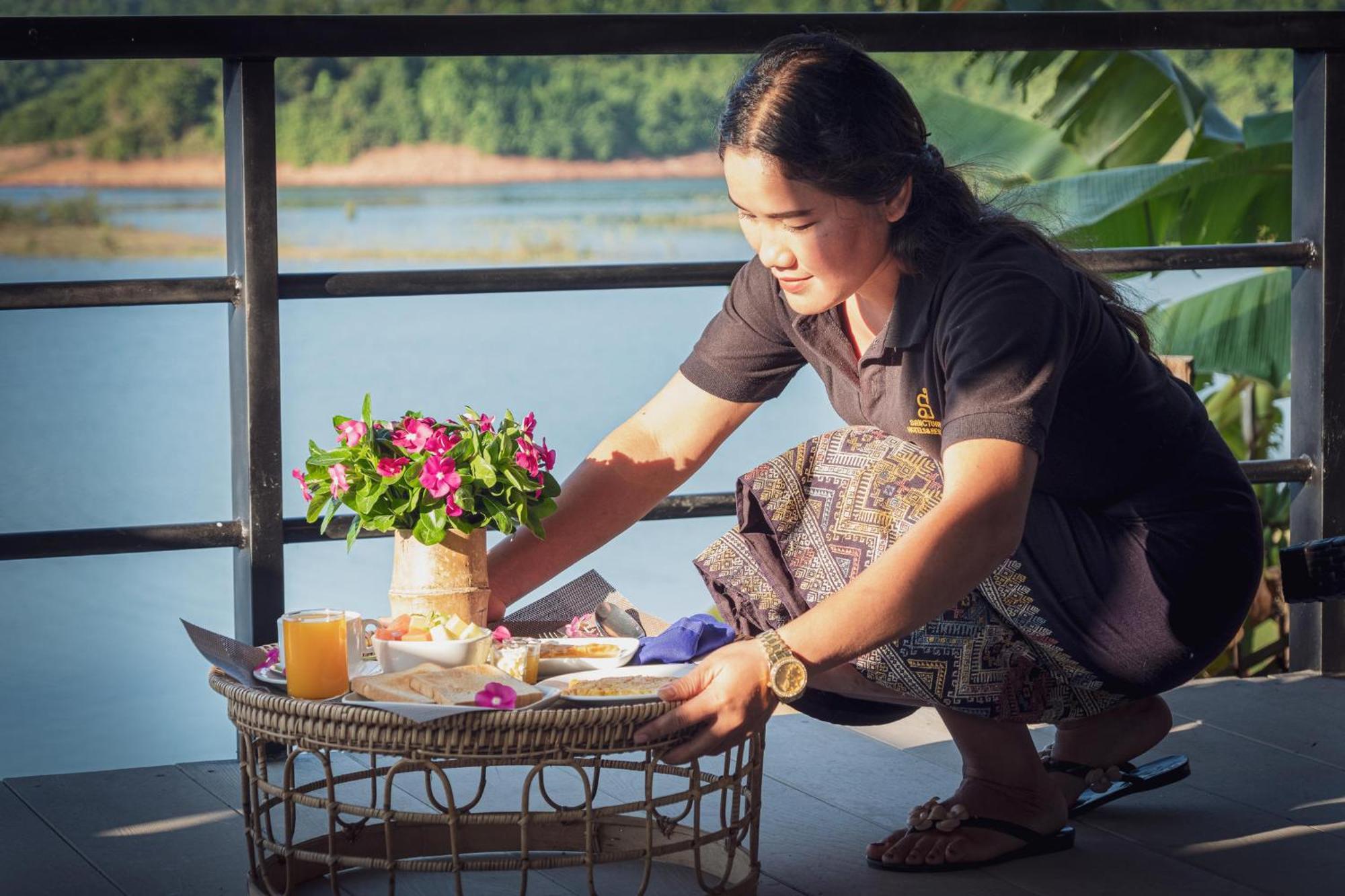 The Sanctuary Nam Ngum Beach Resort Vang Vieng Exterior photo