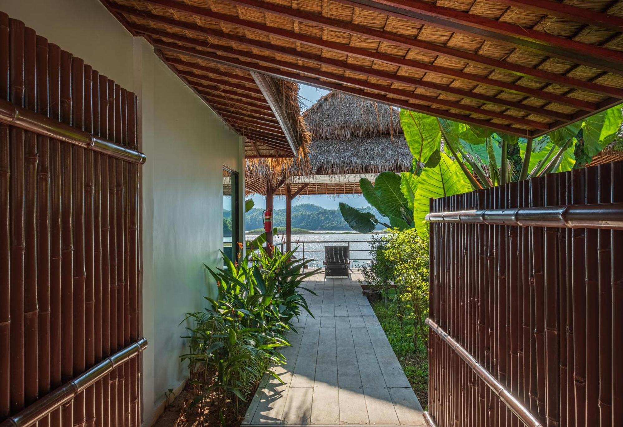 The Sanctuary Nam Ngum Beach Resort Vang Vieng Exterior photo