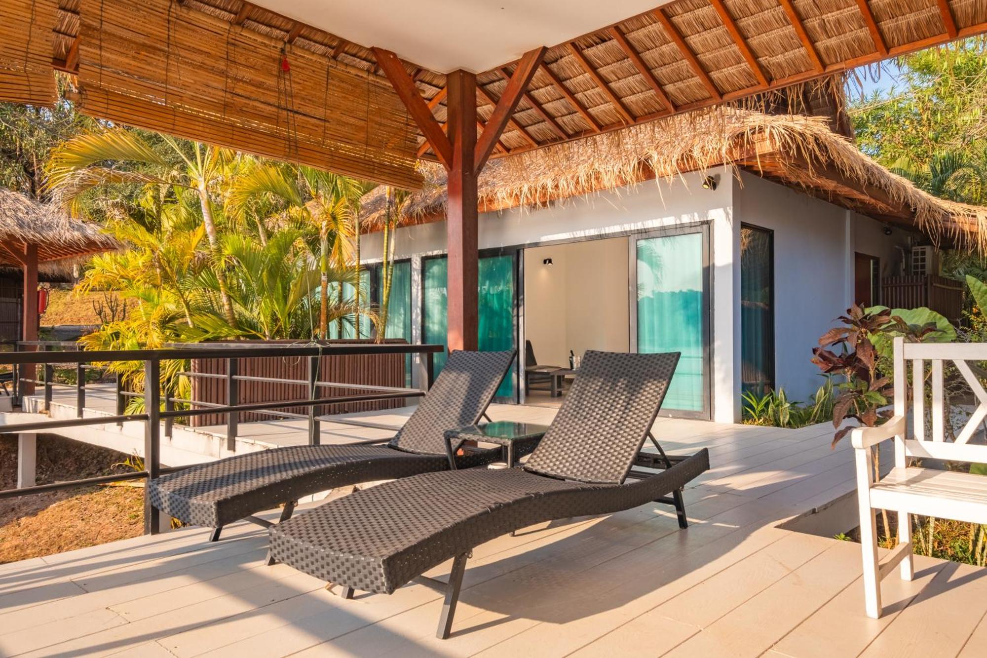 The Sanctuary Nam Ngum Beach Resort Vang Vieng Exterior photo