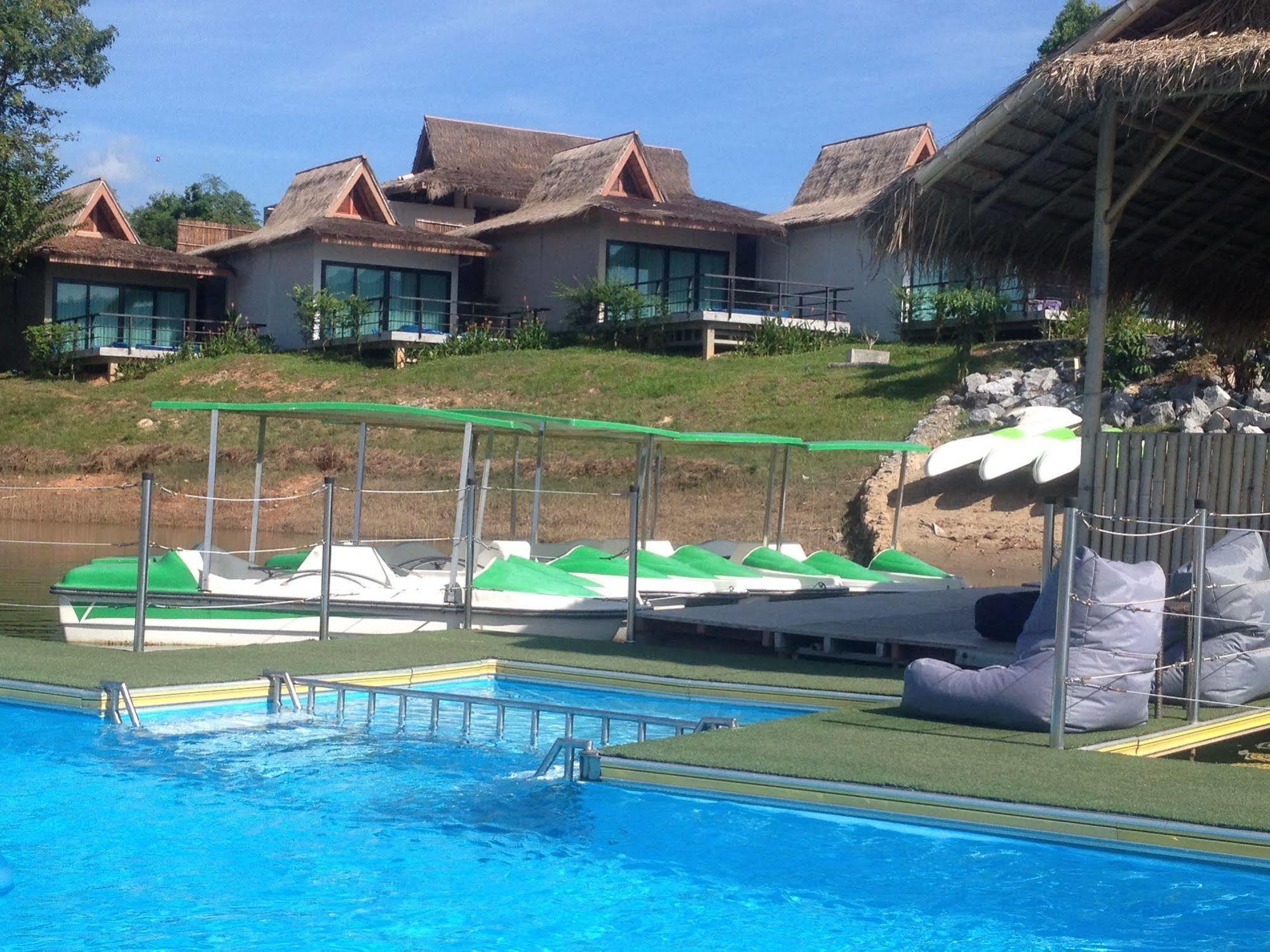 The Sanctuary Nam Ngum Beach Resort Vang Vieng Exterior photo